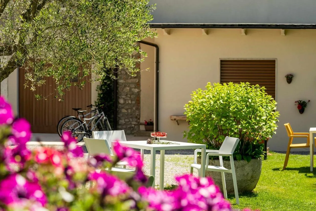 Lägenhet Palazzo Trevignane Appartamento La Grande Cucina San Felice del Benaco