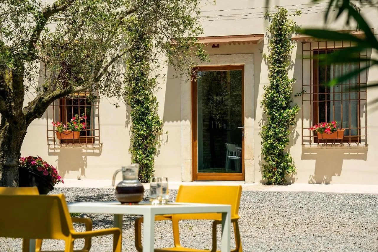 Palazzo Trevignane Appartamento La Grande Cucina San Felice del Benaco 0*,  Italien
