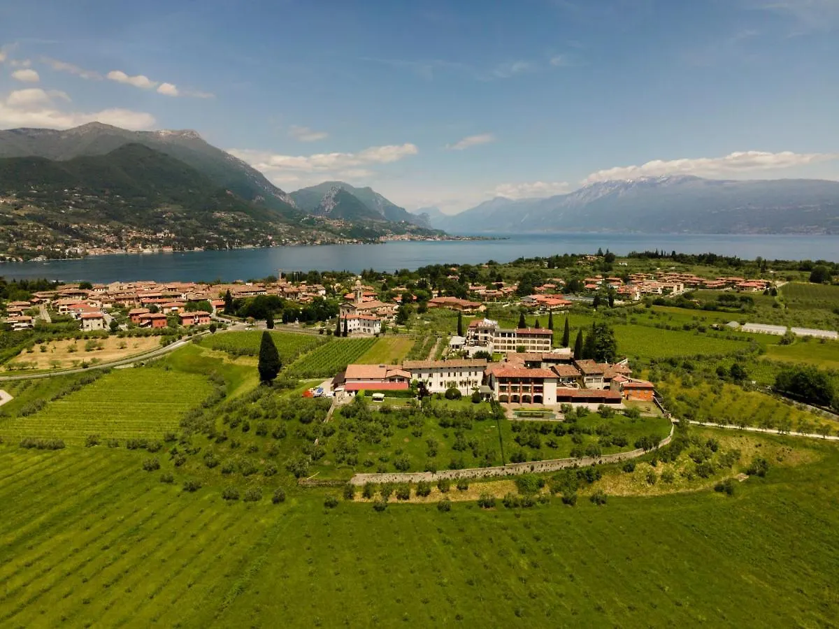 Palazzo Trevignane Appartamento La Grande Cucina San Felice del Benaco Italia